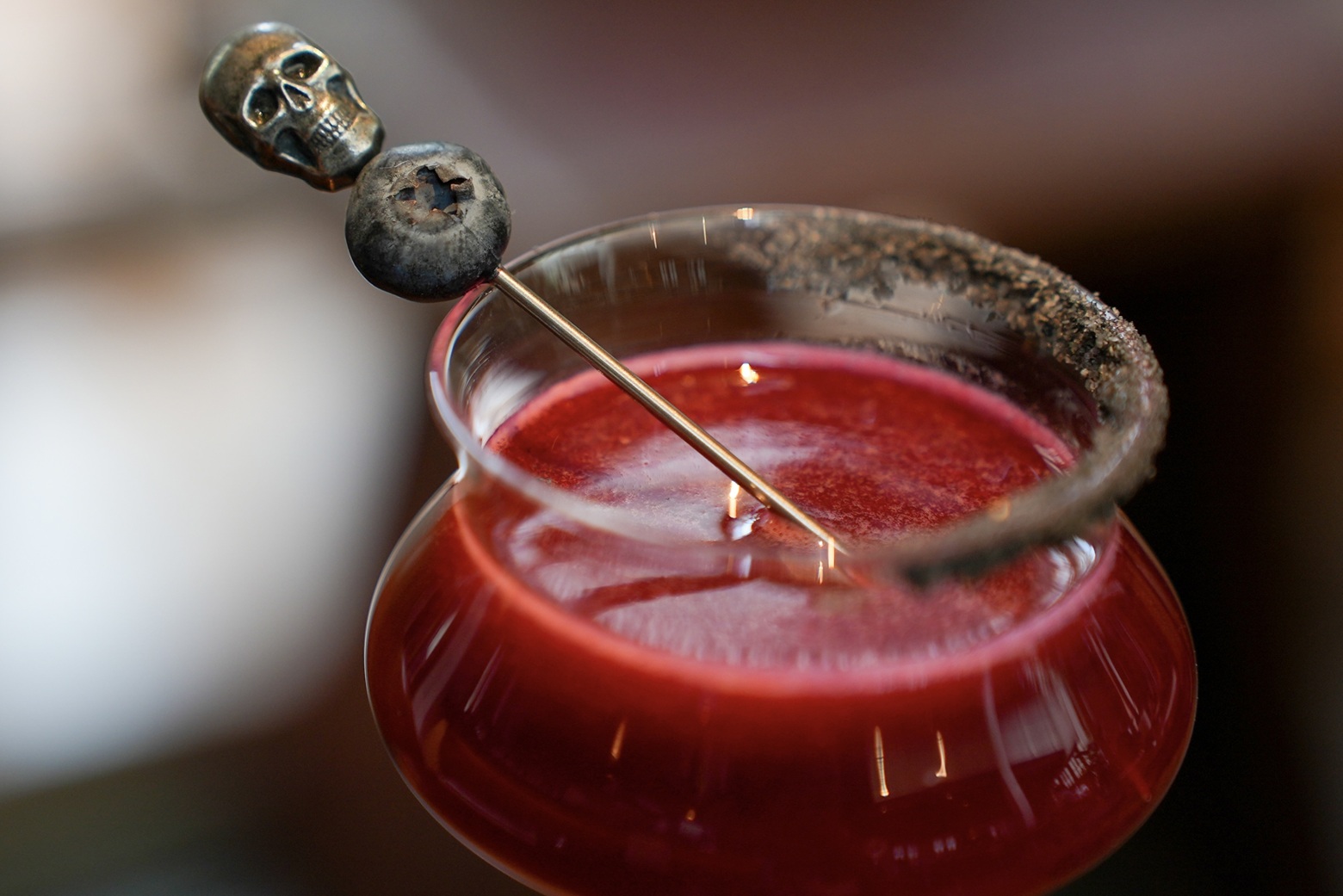 Хэллоуин за барной стойкой: где в Москве пробовать тематические коктейли Хэллоуин за барной стойкой: где в Москве пробовать тематические коктейли